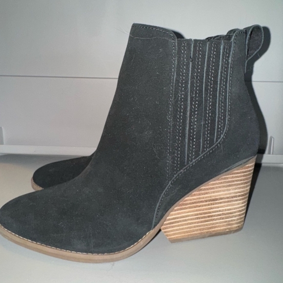 TOMS Noa Suede Booties Wedge Heel Black Size 9 - Picture 2 of 6